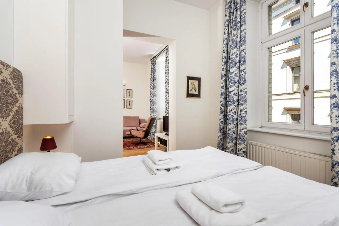 Classy Old Town Suites - By Upstairs Kraków Apartament