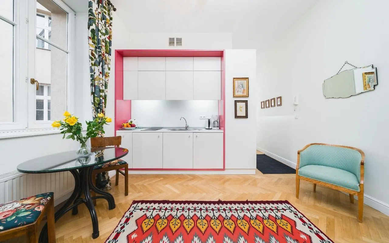 Classy Old Town Suites - By Upstairs Krakow Apartment